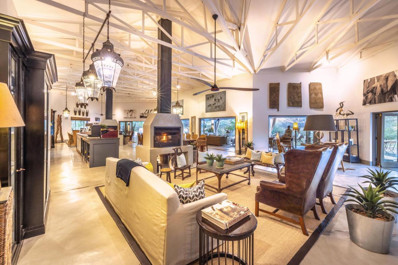 מלון Mokuti Lodge The Mushara Outpost מראה חיצוני תמונה