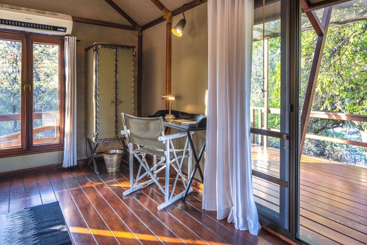 מלון Mokuti Lodge The Mushara Outpost מראה חיצוני תמונה